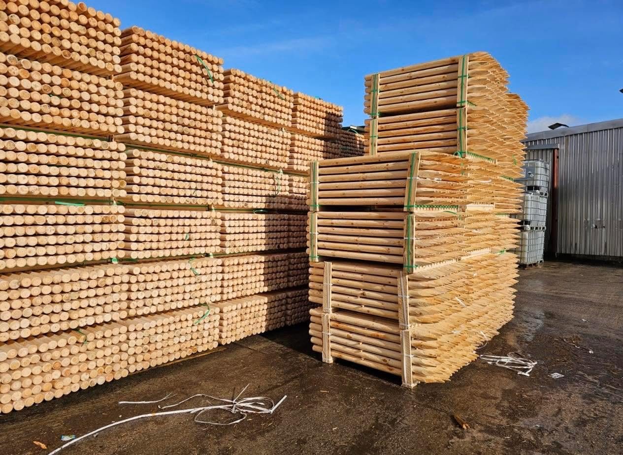 Wood Stakes — Wood Stakes for Viticulture, Agriculture and Fencing